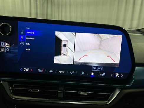 Used 2025 Chevrolet Equinox EV LT w/ Convenience Package image 18