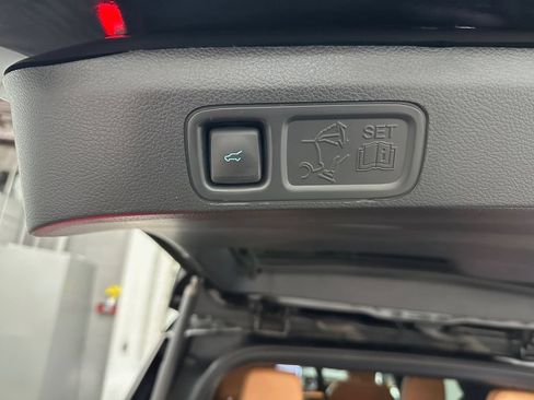 Used 2022 Ford Expedition Platinum AWD/4WD image 37
