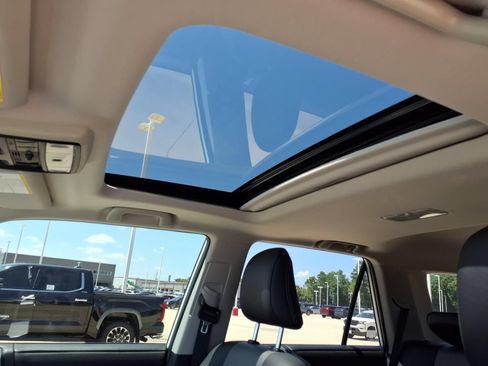 Certified 2023 Toyota 4Runner SR5 Premium w/ Moonroof Package AWD/4WD image 14
