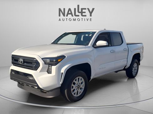 Certified 2025 Toyota Tacoma SR5 image 1