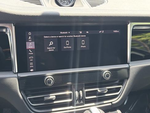 Used 2024 Porsche Macan AWD/4WD image 23