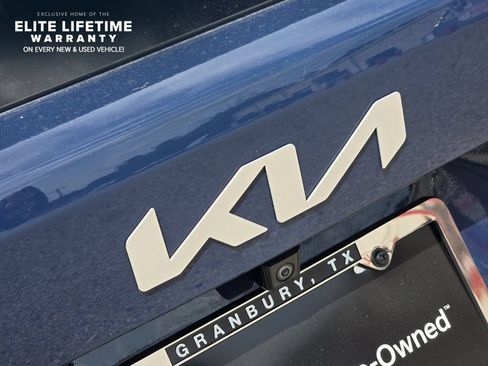 Certified 2025 Kia Sorento S w/ Panoramic Sunroof Package FWD image 9