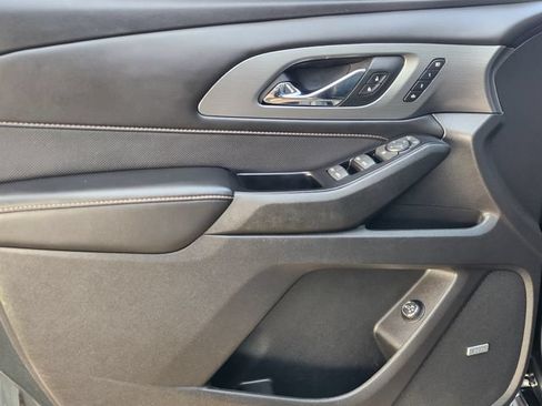 Used 2018 Chevrolet Traverse Premier w/ Driver Confidence II Package FWD image 22