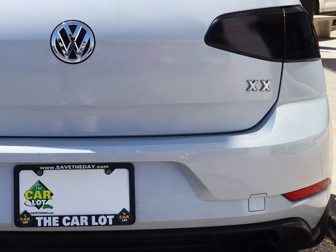 Used 2019 Volkswagen GTI SE w/ SE Experience Package image 20