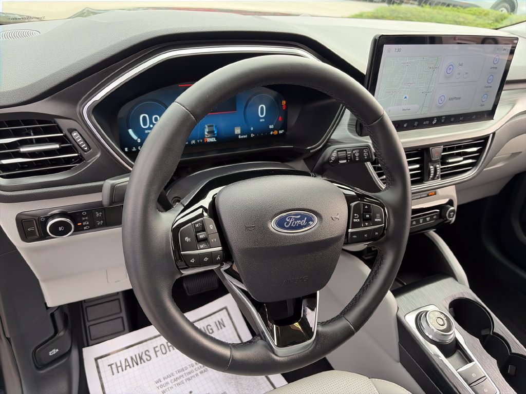 Used 2024 Ford Escape Platinum w/ Class II Trailer Tow Package AWD/4WD image 18