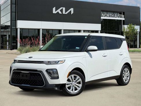 Used 2021 Kia Soul LX image 1