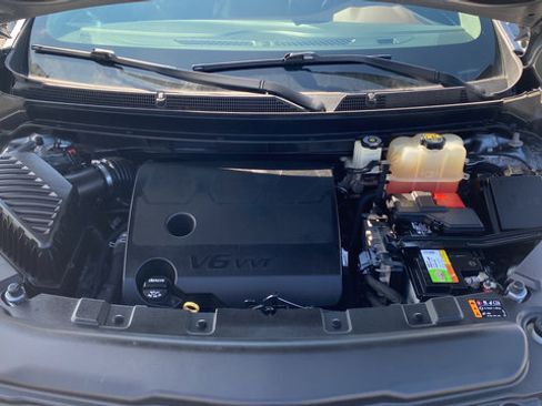 Used 2018 Buick Enclave Avenir w/ Avenir Technology Package AWD/4WD image 28