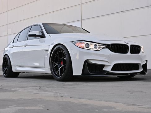 Used 2016 BMW M3 RWD image 11