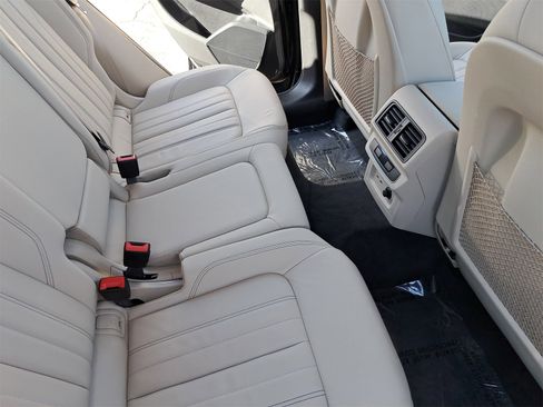 Used 2023 Audi Q5 2.0T Premium w/ Convenience Package image 11