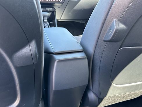 New 2026 Kia Niro LX FWD image 12