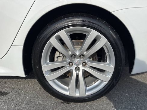 Used 2015 Jaguar XJ AWD image 32