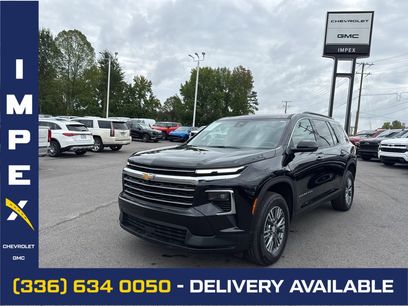 Used 2025 Chevrolet Traverse LT