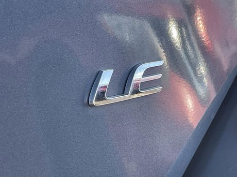 Used 2016 Toyota Corolla LE image 9