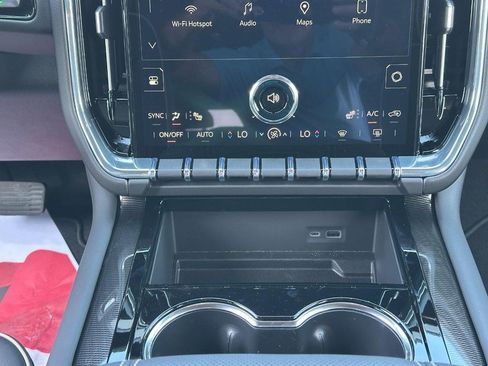 New 2025 GMC Yukon XL Elevation image 11