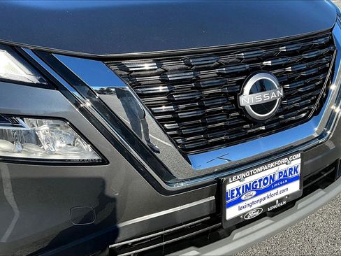 Used 2023 Nissan Rogue SV image 36