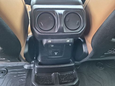 Used 2021 Jeep Wrangler Unlimited Rubicon AWD/4WD image 21