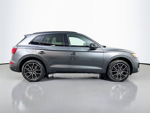 Used 2022 Audi SQ5 Premium Plus w/ Premium Plus Package image 8