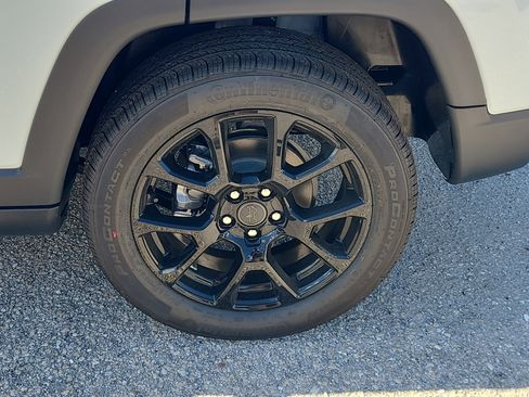 New 2026 Jeep Compass Latitude image 5