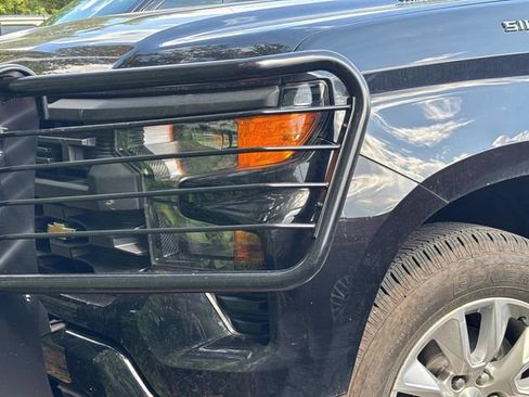 Used 2025 Chevrolet Silverado 1500 Custom AWD/4WD image 3
