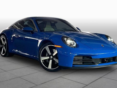 Used 2025 Porsche 911 Carrera RWD image 2