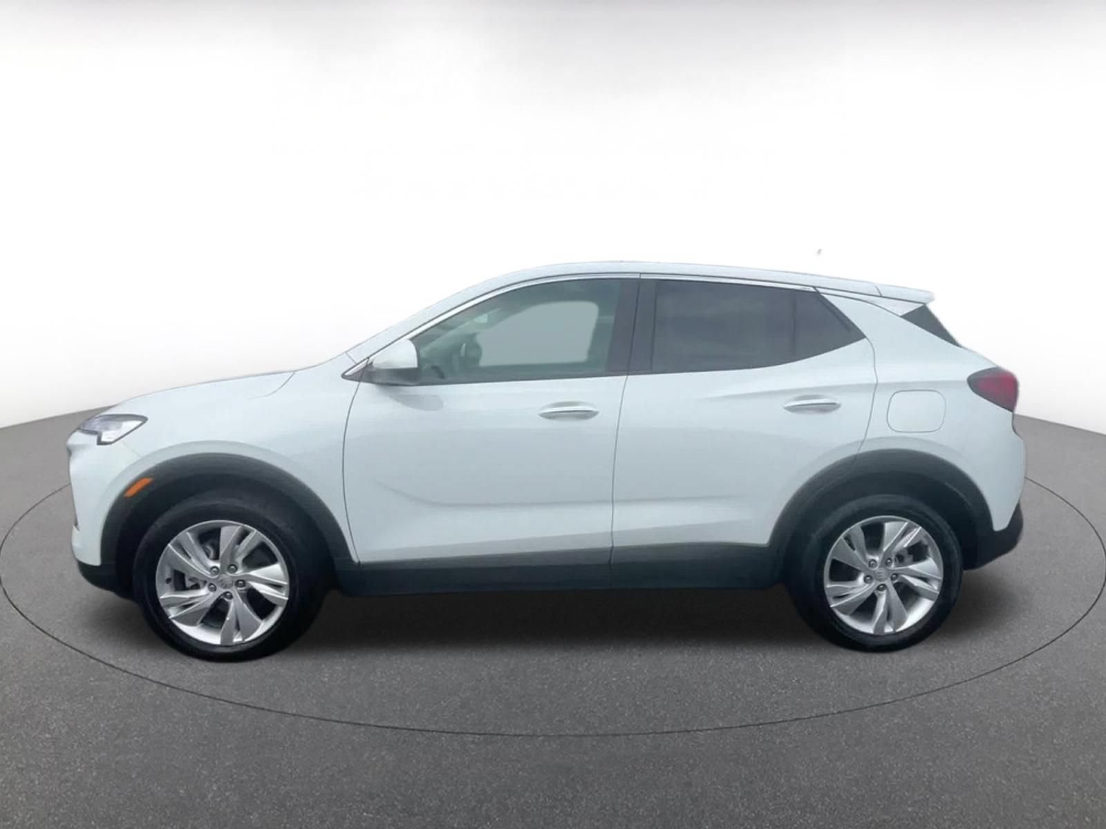 Used 2025 Buick Encore GX Preferred AWD/4WD image 8