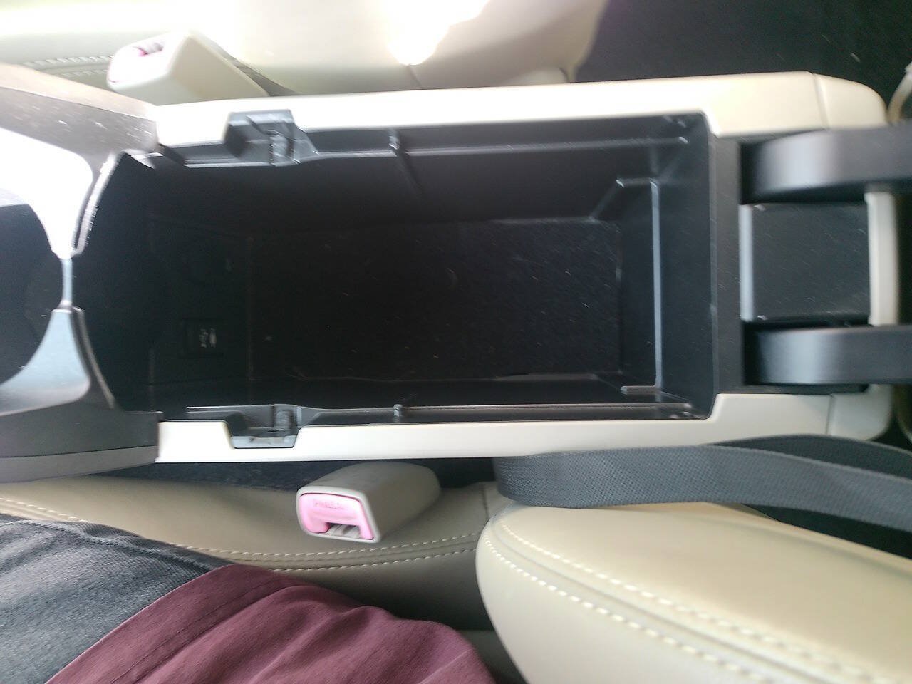 Used 2013 Toyota Prius Five FWD image 40