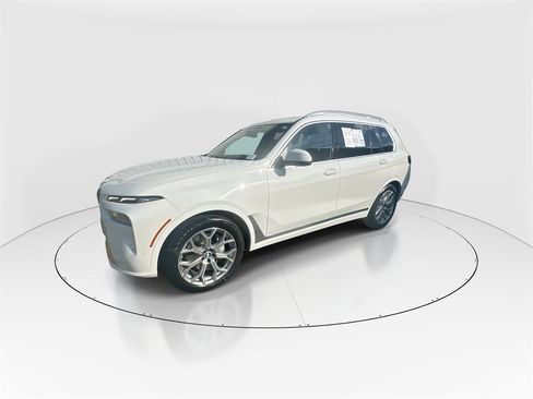 Used 2023 BMW X7 xDrive40i w/ Premium Package image 4