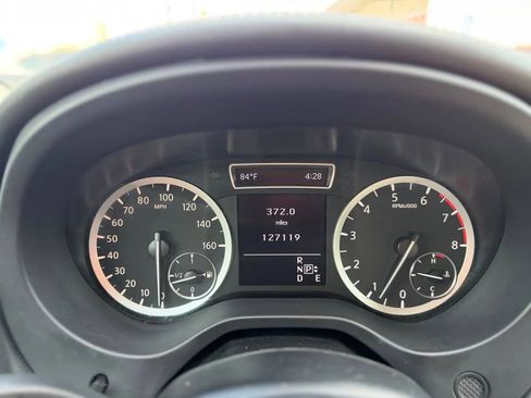 Used 2017 INFINITI QX30 FWD image 45