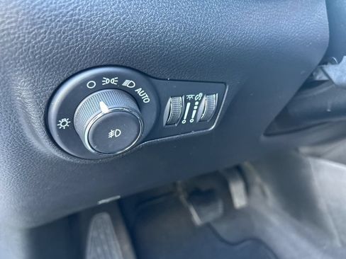 Certified 2025 Jeep Compass Limited AWD/4WD image 38