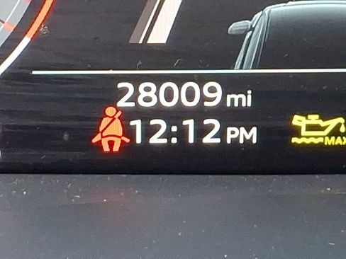 Used 2022 Audi Q8 Premium image 22