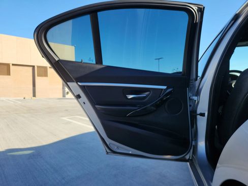 Used 2018 BMW 330e image 40