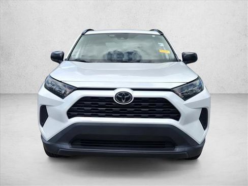 Used 2021 Toyota RAV4 LE FWD image 2