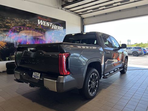 Used 2024 Toyota Tundra Limited AWD/4WD image 10
