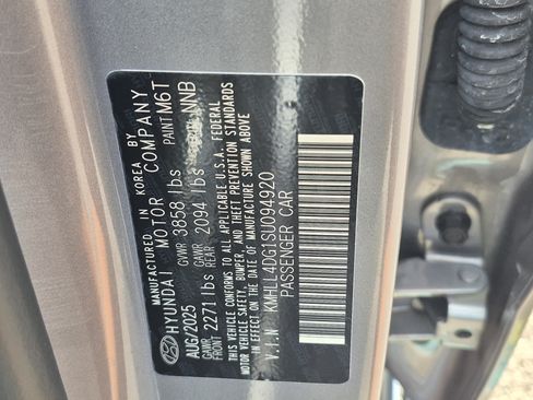 Certified 2025 Hyundai Elantra SE FWD image 29