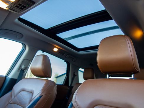 Used 2023 Nissan Pathfinder Platinum w/ Lighting Package (N93) image 25