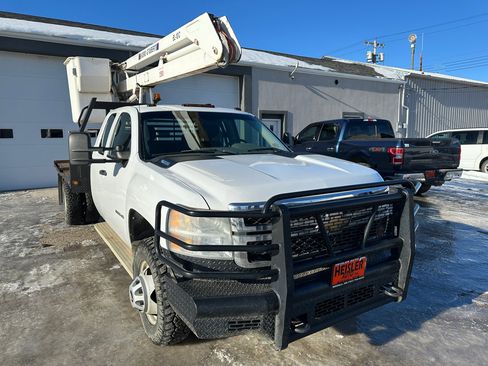 Used 2011 Chevrolet Silverado 3500 W/T image 2