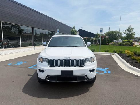 Used 2018 Jeep Grand Cherokee Limited AWD/4WD image 2