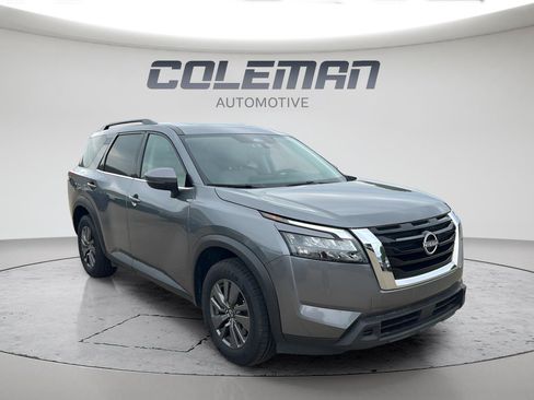 Used 2024 Nissan Pathfinder SV w/ SV Premium Package AWD/4WD image 2