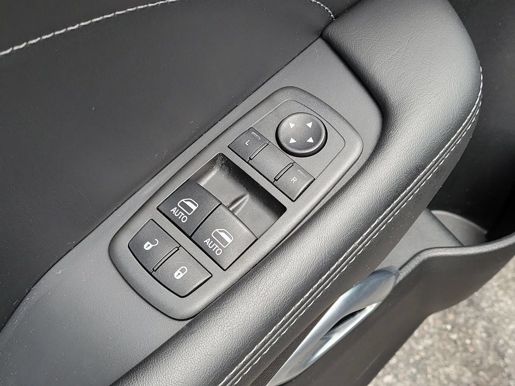 Used 2022 Dodge Challenger R/T Scat Pack RWD image 17