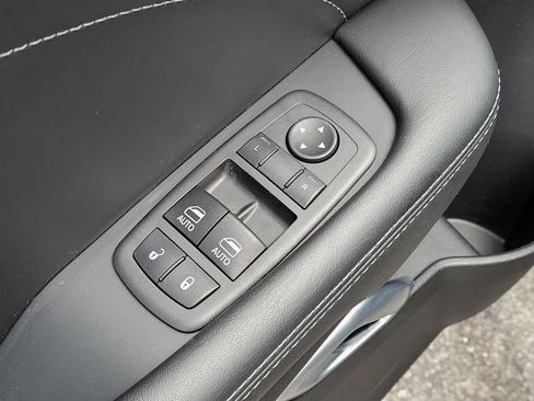 Used 2022 Dodge Challenger R/T Scat Pack RWD image 17