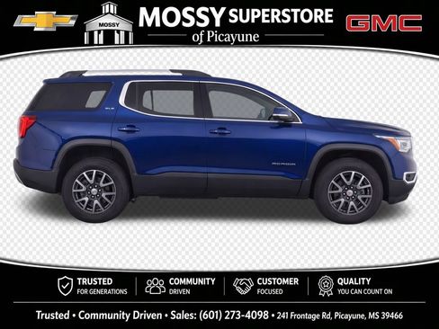 Used 2023 GMC Acadia SLE w/ Driver Convenience Package FWD image 9