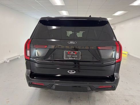 Used 2025 Ford Expedition Tremor image 7