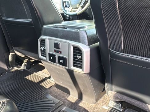 Used 2018 Ford F250 Lariat w/ Lariat Ultimate Package AWD/4WD image 32