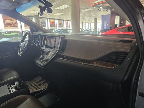 Used 2017 Toyota Sienna Limited Premium w/ Advanced Technology Package image 13