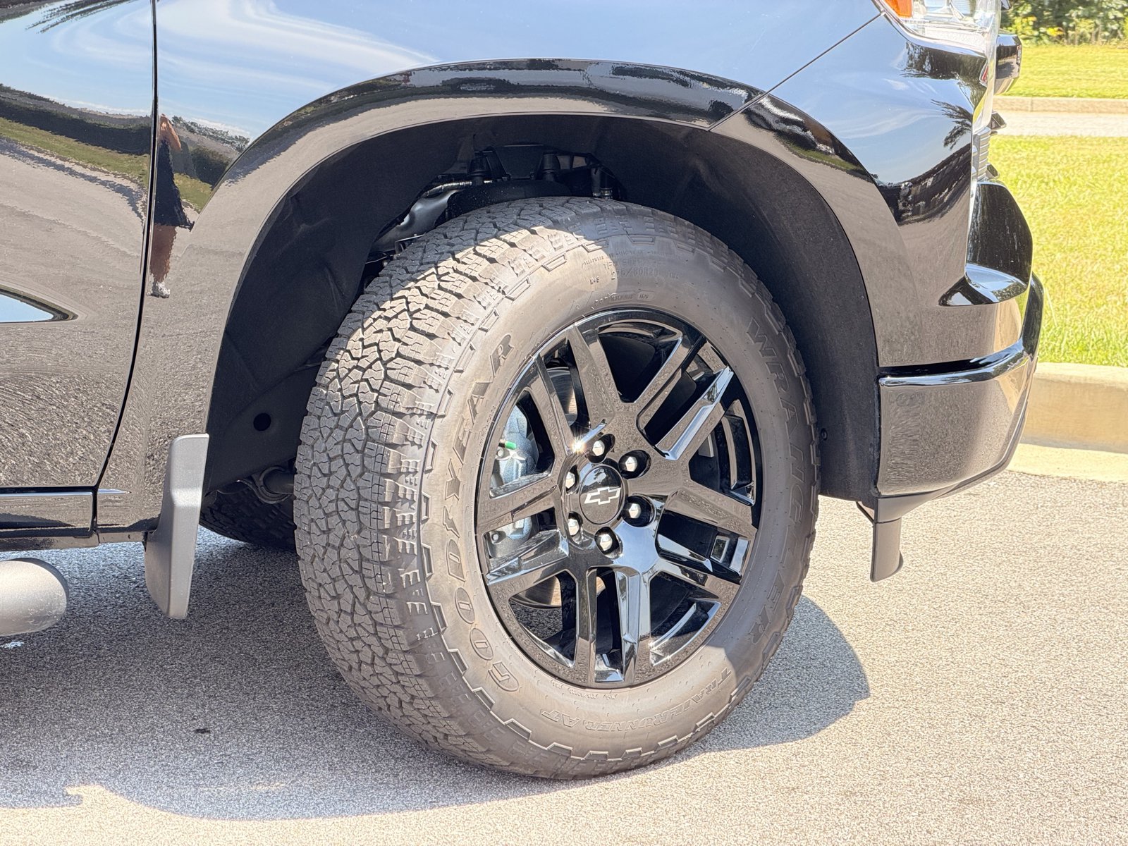 Used 2026 Chevrolet Silverado 1500 RST AWD/4WD image 5