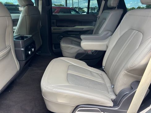 Used 2021 Ford Expedition Limited RWD image 16