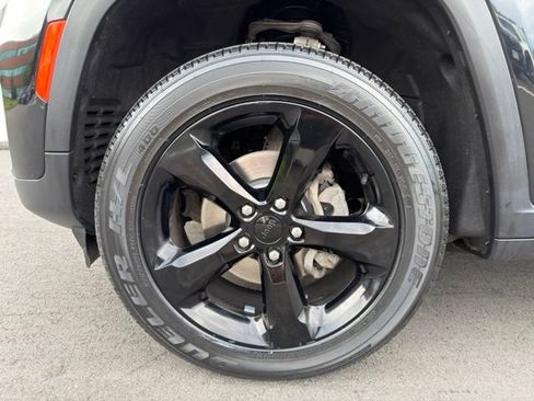 Used 2023 Jeep Grand Cherokee Altitude AWD/4WD image 30