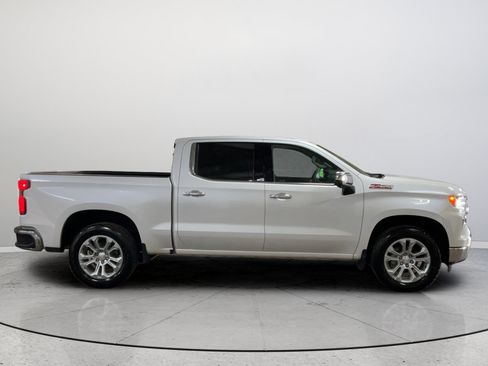 Used 2022 Chevrolet Silverado 1500 LTZ w/ LTZ Convenience Package II AWD/4WD image 6
