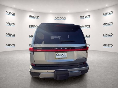 Used 2024 Lexus GX 550 AWD/4WD image 6