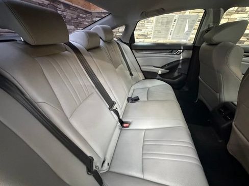 Used 2019 Honda Accord Touring image 36